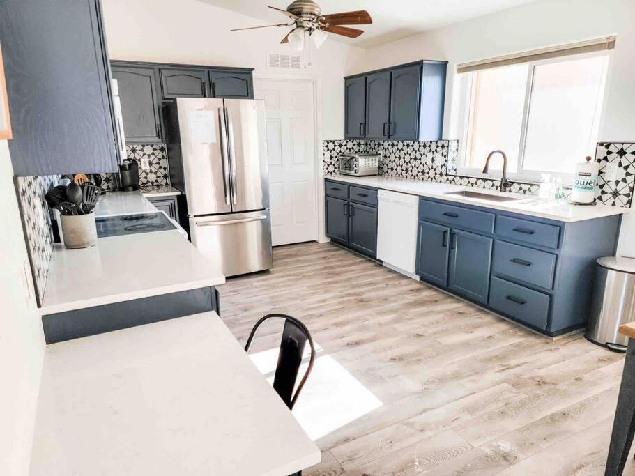 Private View On The Lake Side Of 95! Sleeps 16 Lake Havasu City Dış mekan fotoğraf