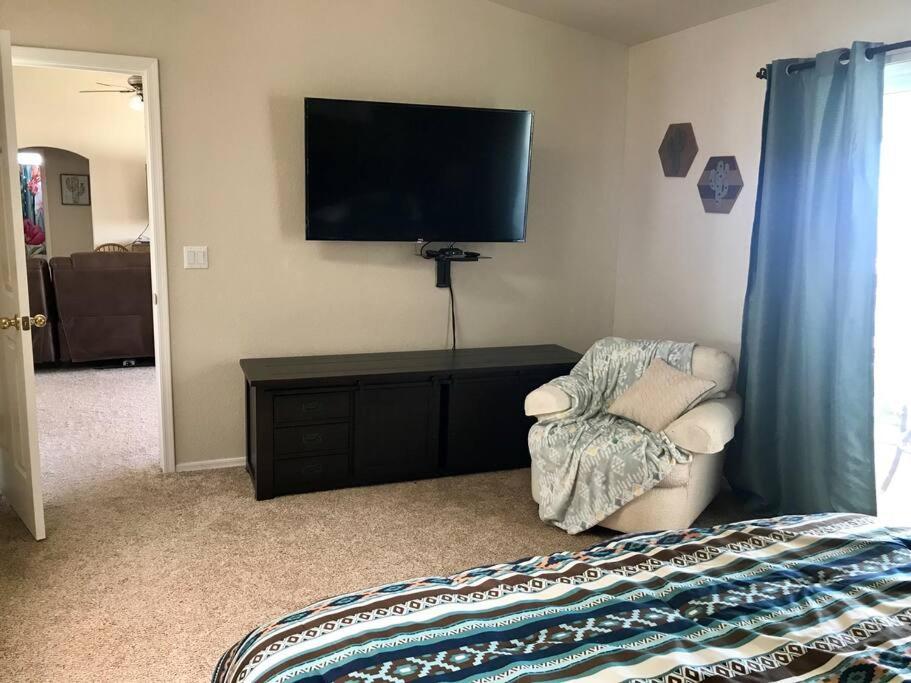 Private View On The Lake Side Of 95! Sleeps 16 Lake Havasu City Dış mekan fotoğraf